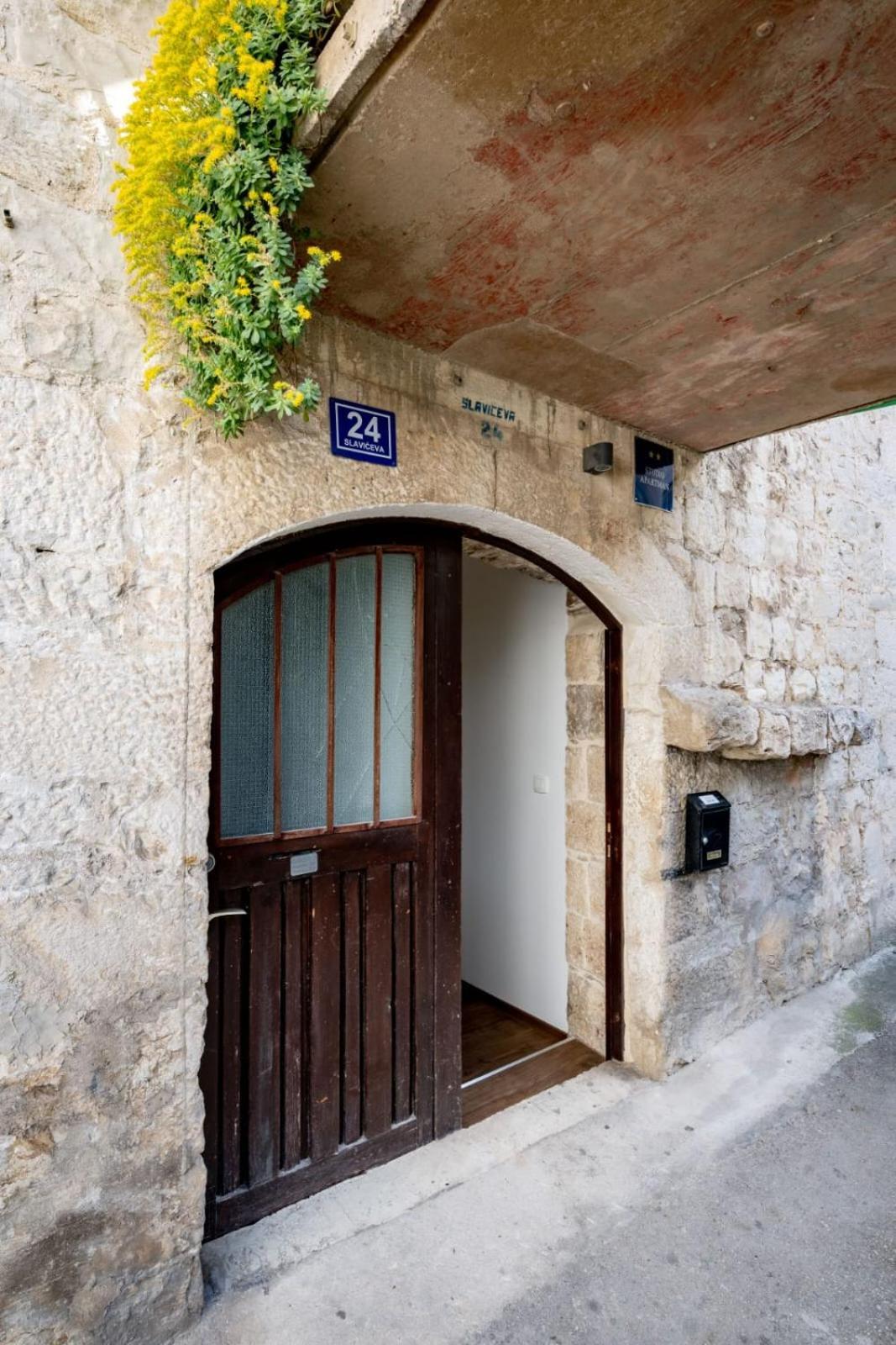 New Rustic Apartments Tonko Split Dış mekan fotoğraf